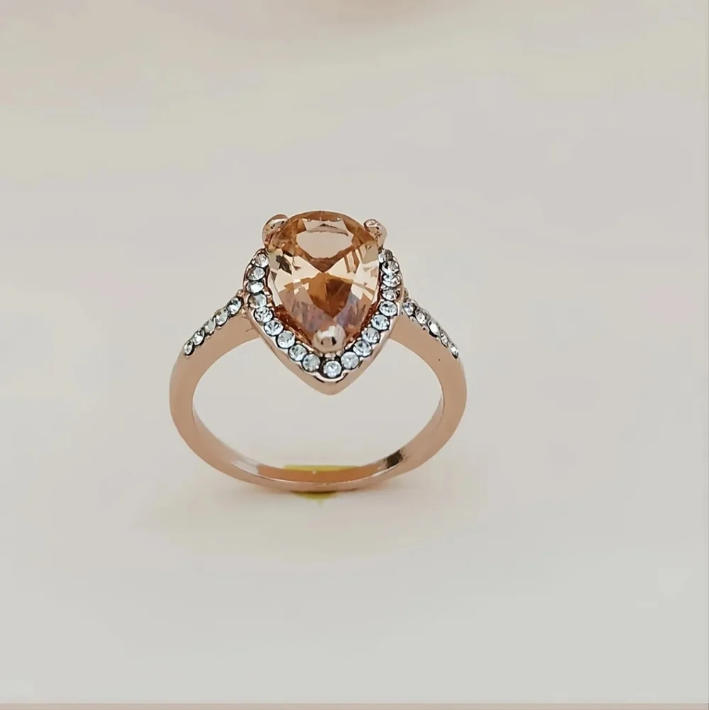 2.50 C Pear Shape Simulated Pink Morganite & White CZ Elegant Ring. - Picture 1 of 8